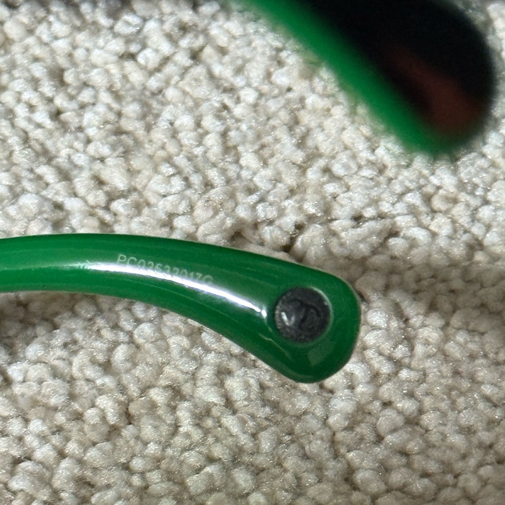 CHANEL Black and Green Sunglasses - Picture 6 of 6